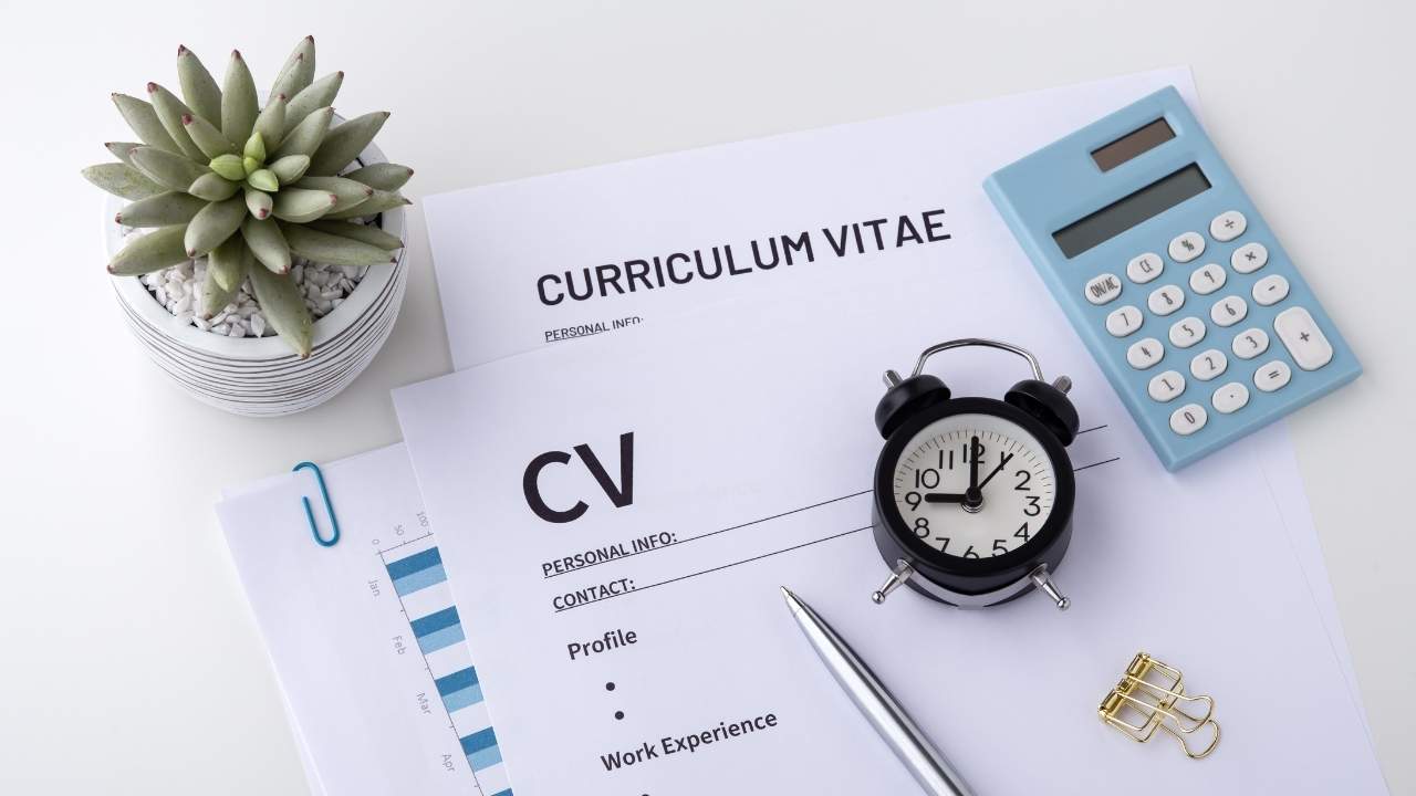 Người tham chiếu hay "References” trong CV được hiểu đơn giản là những người tham khảo